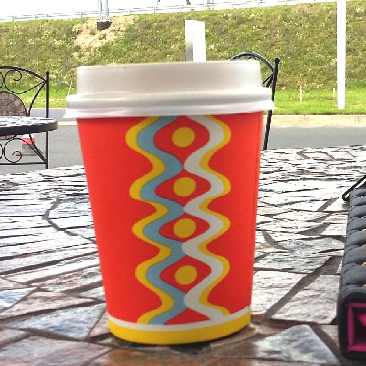 vaso naranja con linias