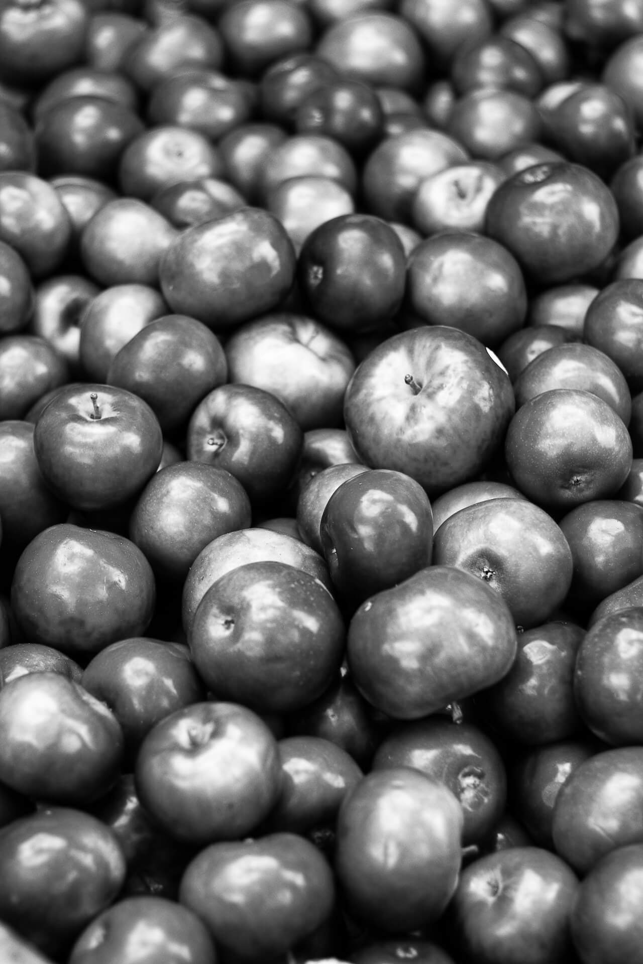 яблоки-фото-в-черно-белом manzanas foto en blanco y negro