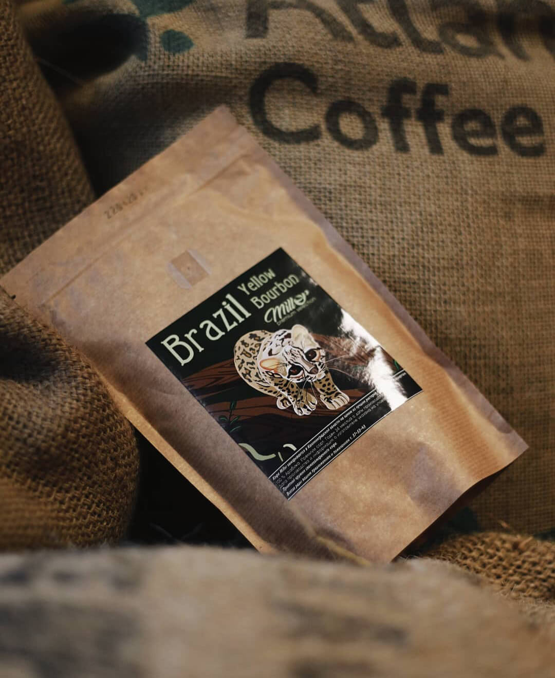 packaging-de-cafe-doypack-amb-etiqueta-de-bourbon packaging de cafe doypack con etiqueta de bourbon